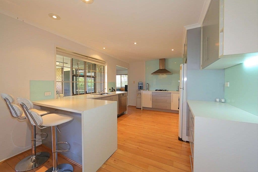 34 Harvey Street, AVENELL HEIGHTS QLD 4670, Avenell Heights - Thumbnail 2