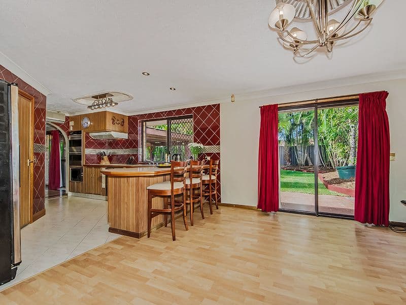 12 Redleaf Court, BURLEIGH WATERS QLD 4220, Burleigh Waters - Thumbnail 5