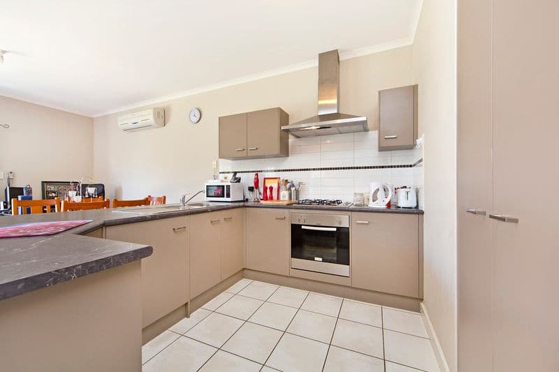 3 Darien Street, MAWSON LAKES SA 5095, Mawson Lakes - Thumbnail 2
