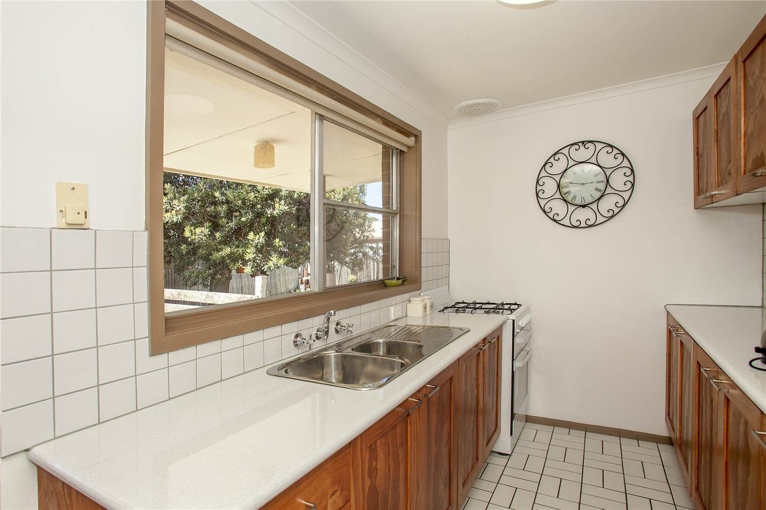 8 Carmarthen Drive, CORIO VIC 3214, Corio - Thumbnail 3