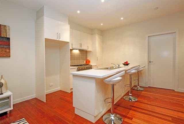 8B Chaleyer Street, RESERVOIR VIC 3073, Reservoir - Thumbnail 6