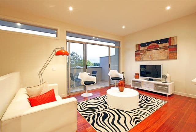 8B Chaleyer Street, RESERVOIR VIC 3073, Reservoir - Thumbnail 4