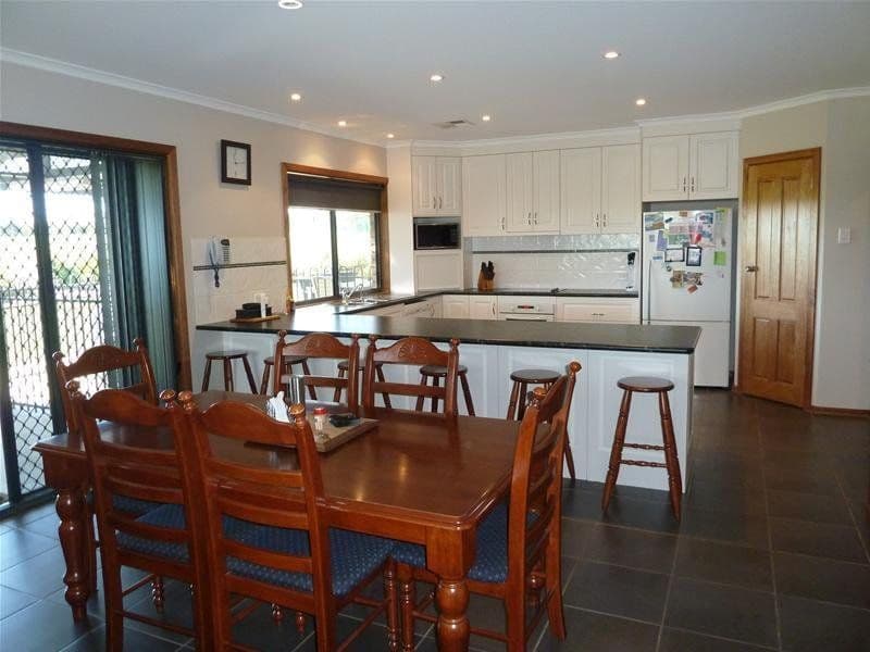 9 John Fallas Drive, MOUNT GAMBIER SA 5290, Mount Gambier - Thumbnail 4