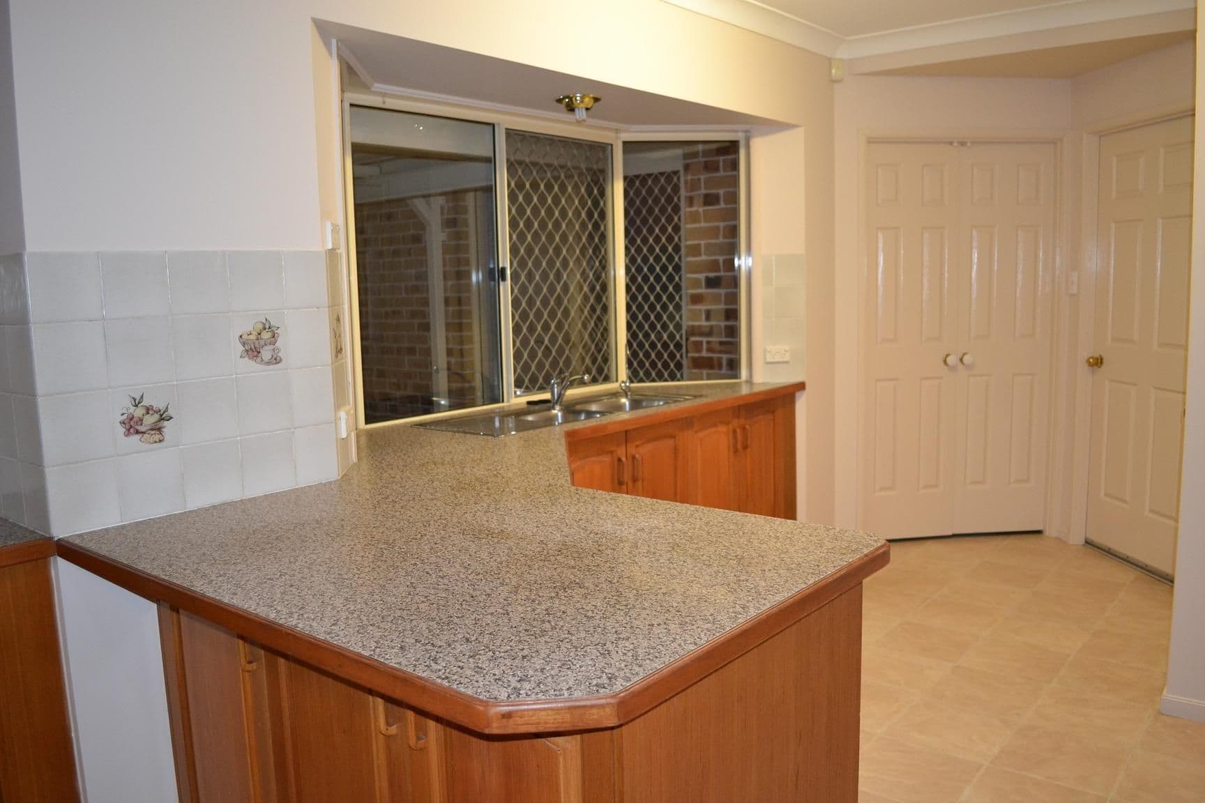168 Nursery Road, HOLLAND PARK QLD 4121, Holland Park West - Thumbnail 8