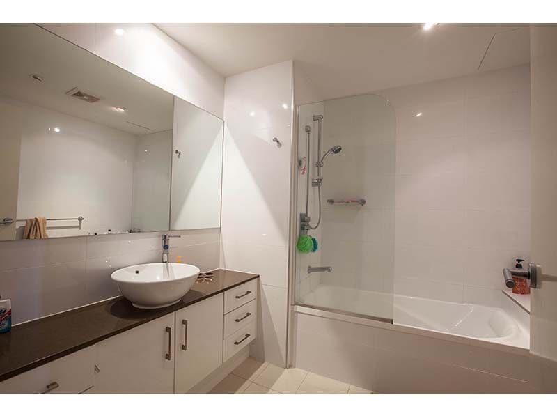 24 Tarcoola Crescent, CHEVRON ISLAND QLD 4217, Chevron Island - Thumbnail 8