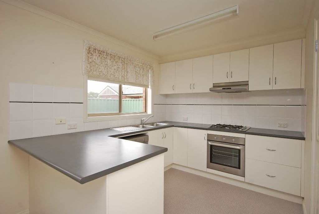 20 Domain Gardens, SEBASTOPOL VIC 3356, Sebastopol - Thumbnail 2