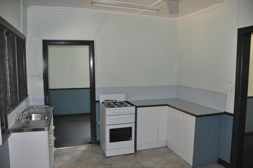 166 Bayswater Road, CURRAJONG QLD 4812, Currajong - Thumbnail 3