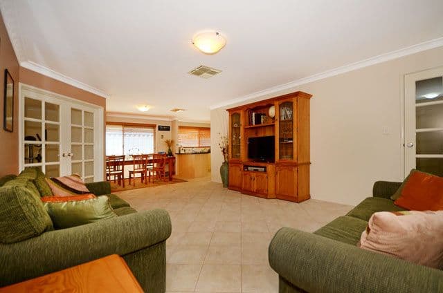 73 Rochester Circle, BALGA WA 6061, Balga - Thumbnail 5