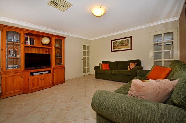 73 Rochester Circle, BALGA WA 6061, Balga - Thumbnail 4