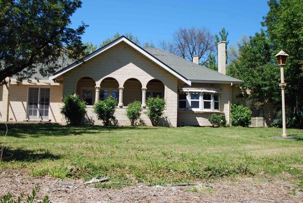 10 HARVEY Street, WALWA VIC 3709, Walwa - Thumbnail 2