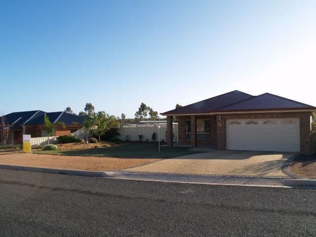 35 Mary Starr Drive, WAIKERIE SA 5330, Waikerie - Image 1