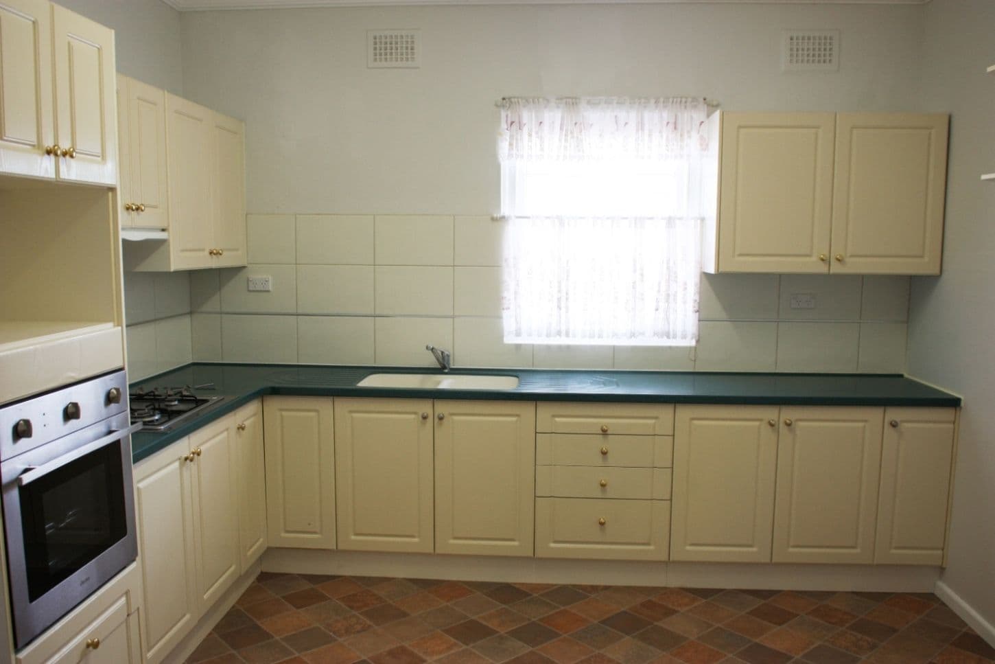 26 Murringo Street, YOUNG NSW 2594, Young - Thumbnail 4