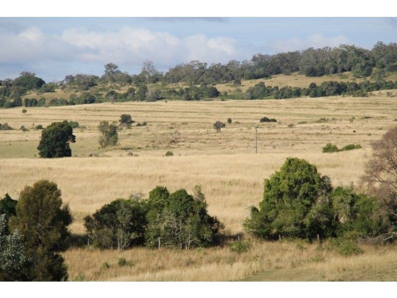 184 parallel Road, WOOROOLIN QLD 4608, Wooroolin - Image 1