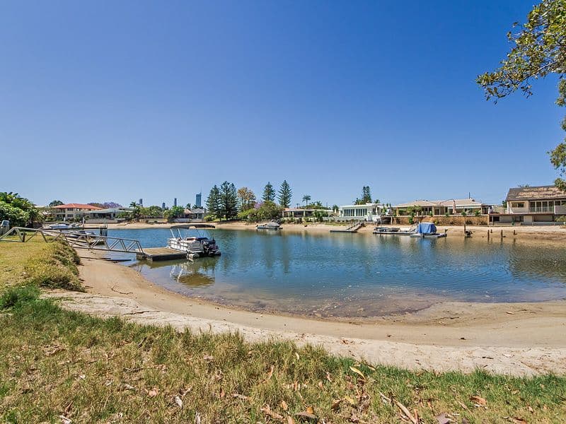 21 Kalimna Drive, BROADBEACH WATERS QLD 4218, Broadbeach Waters - Thumbnail 2