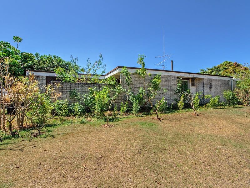 21 Kalimna Drive, BROADBEACH WATERS QLD 4218, Broadbeach Waters - Thumbnail 4