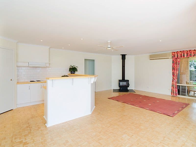 6 Birch Street, OAKBANK SA 5243, Oakbank - Thumbnail 4