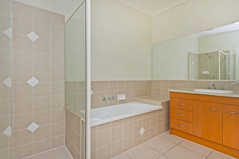 60 Freestone Drive, UPPER COOMERA QLD 4209, Upper Coomera - Thumbnail 6
