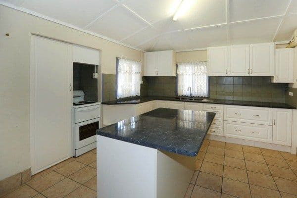 256 Stuart Drive, WULGURU QLD 4811, Wulguru - Thumbnail 2