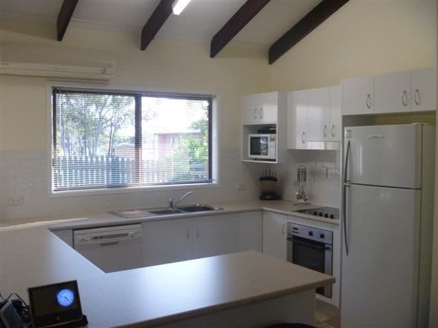 10 Cowan Close, SOUTH GLADSTONE QLD 4680, South Gladstone - Thumbnail 2