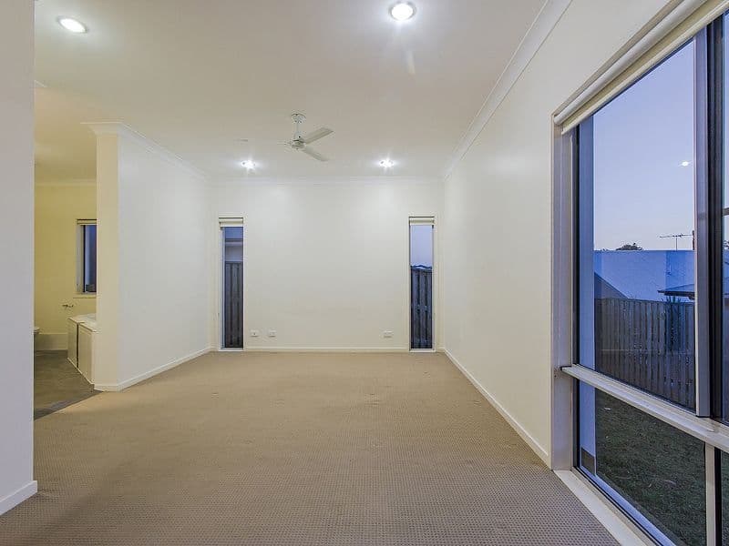 22 Emmaville Crescent, ORMEAU QLD 4208, Ormeau - Thumbnail 6