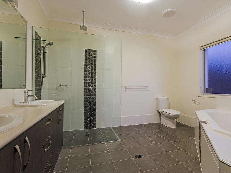 22 Emmaville Crescent, ORMEAU QLD 4208, Ormeau - Thumbnail 7