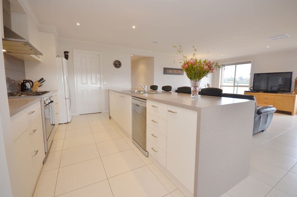 11 Horwood Drive, CANADIAN VIC 3350, Canadian - Thumbnail 7