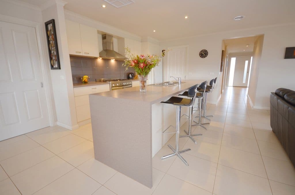 11 Horwood Drive, CANADIAN VIC 3350, Canadian - Thumbnail 2