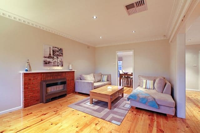 21 Tovey Street, Reservoir VIC 3073, Reservoir - Thumbnail 3