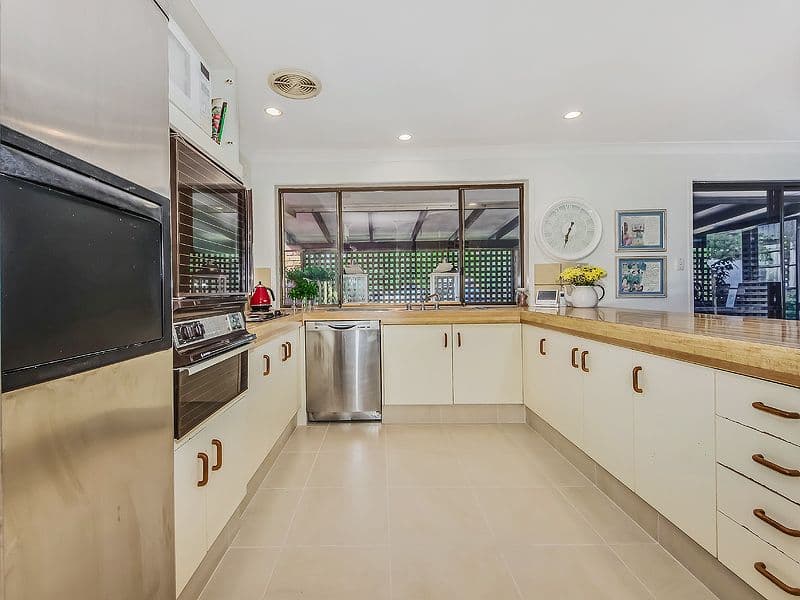 12 Kentwood Drive, ROBINA QLD 4226, Robina - Thumbnail 2