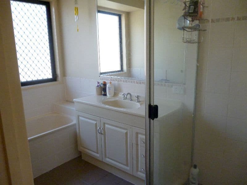 6 Clarke Court, COLLINGWOOD PARK QLD 4301, Collingwood Park - Thumbnail 5