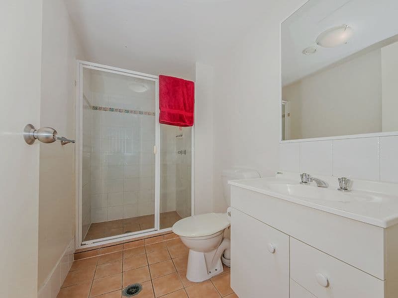 12 Gillian Lane, SOUTHPORT QLD 4215, Southport - Thumbnail 8
