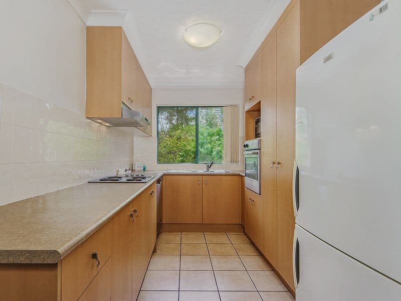 12 Gillian Lane, SOUTHPORT QLD 4215, Southport - Thumbnail 6