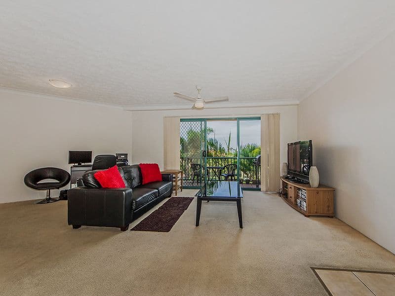 12 Gillian Lane, SOUTHPORT QLD 4215, Southport - Thumbnail 2