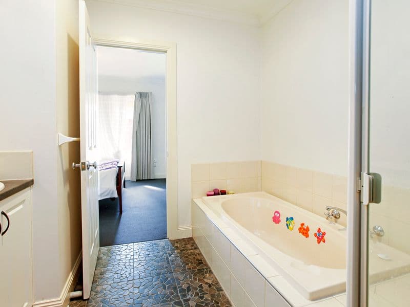 9 Helms Street, NEWCOMB VIC 3219, Newcomb - Thumbnail 5