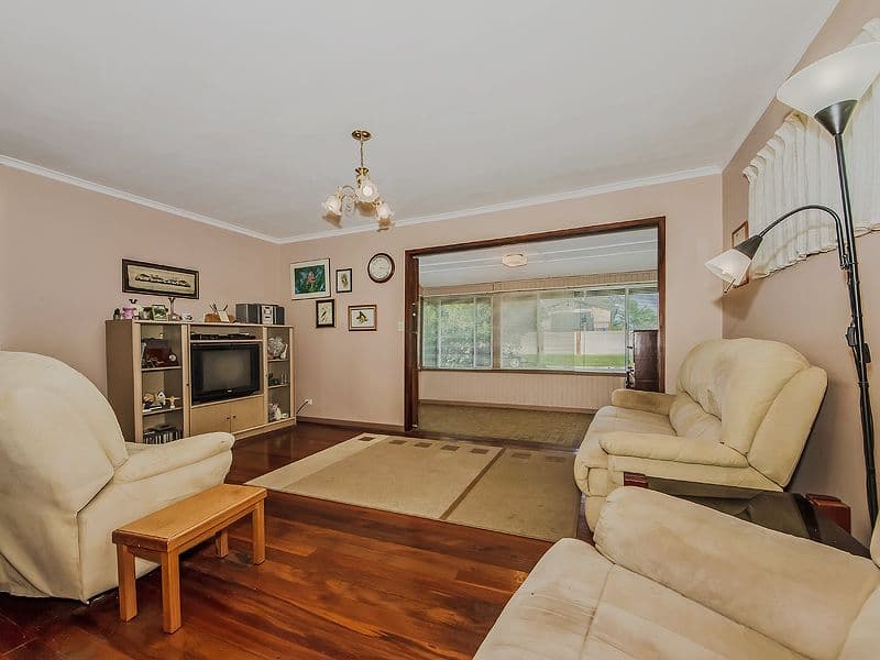 6 Hillview Parade, ASHMORE QLD 4214, Ashmore - Thumbnail 4