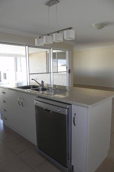 4 Hain Close, PITTSWORTH QLD 4356, Pittsworth - Thumbnail 8