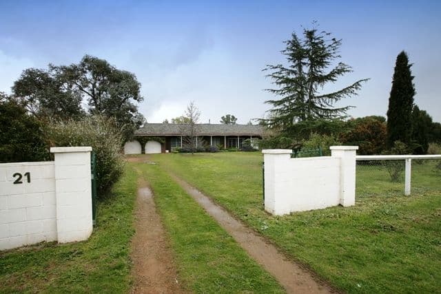 21 Cummins Drive, SAN ISIDORE NSW 2650, San Isidore - Image 1
