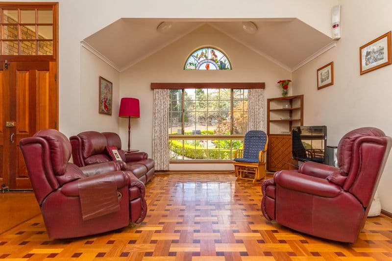 15 Tomkins Road, RIVERHILLS QLD 4074, Riverhills - Thumbnail 2