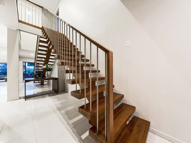 33 Brisbane Avenue, CAMP HILL QLD 4152, Camp Hill - Thumbnail 2