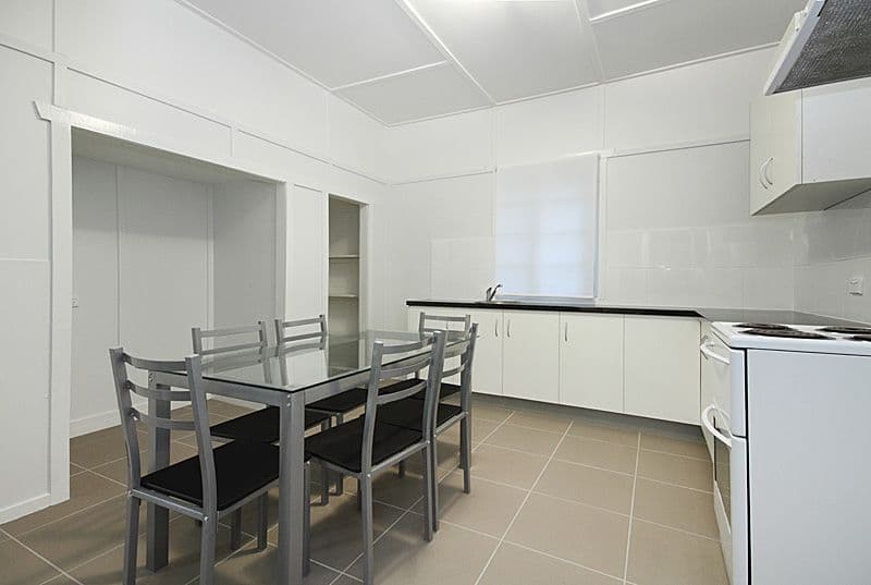 8 Lindsay Street, BUNDAMBA QLD 4304, Bundamba - Thumbnail 3