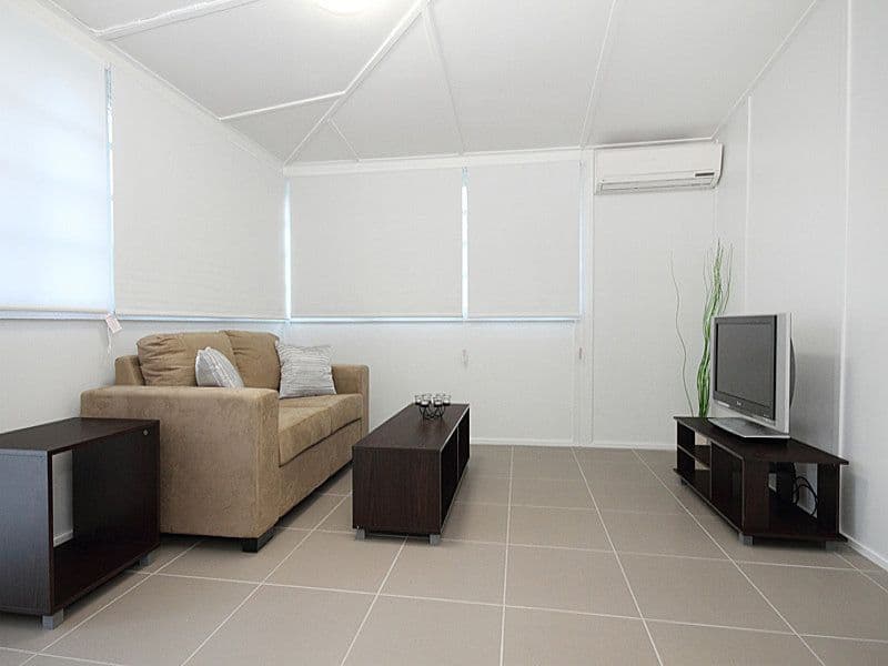 8 Lindsay Street, BUNDAMBA QLD 4304, Bundamba - Thumbnail 4