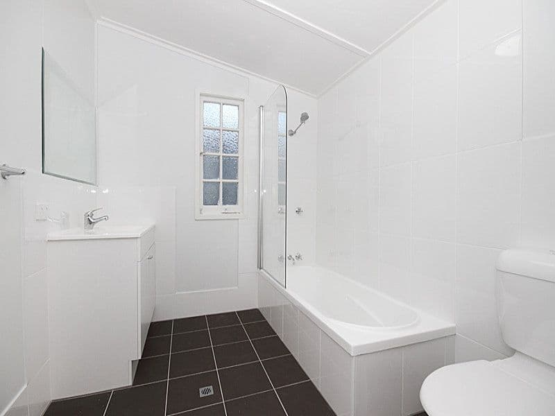 8 Lindsay Street, BUNDAMBA QLD 4304, Bundamba - Thumbnail 5