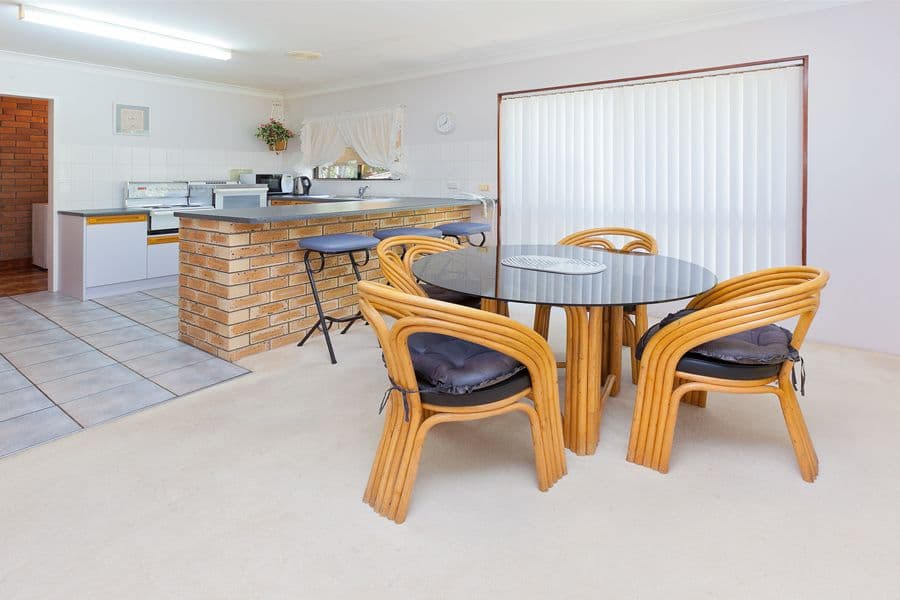 15 Lorraine Street, CAMIRA QLD 4300, Camira - Thumbnail 5