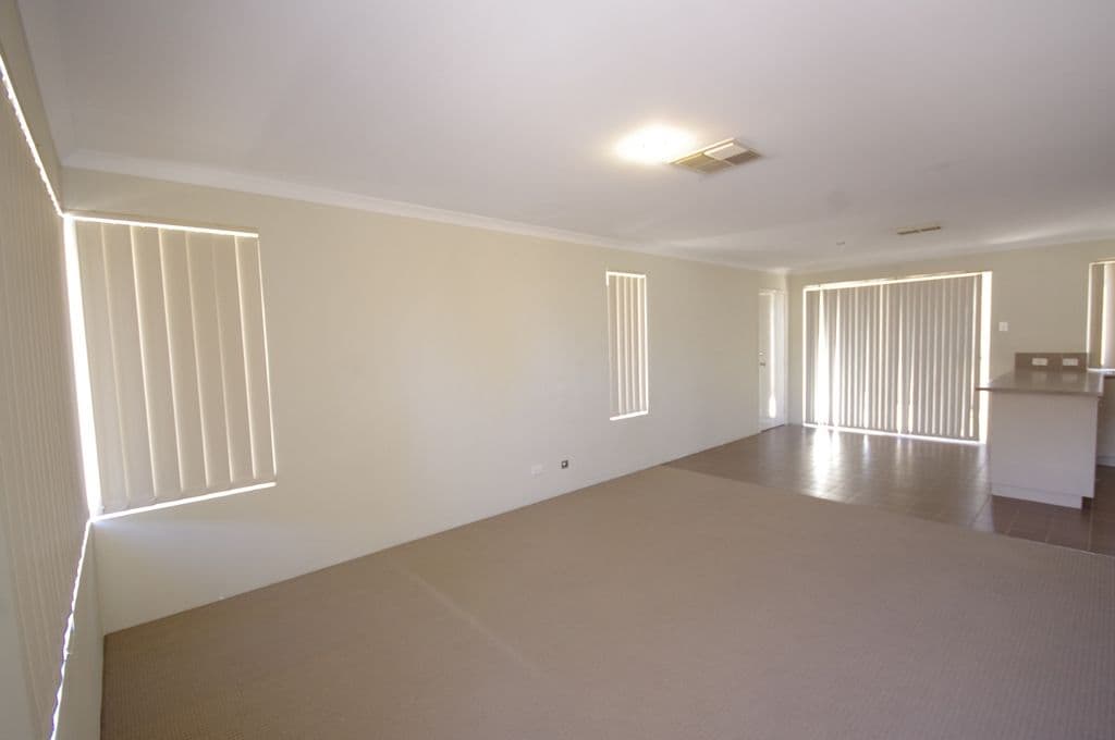 17c Robertsbridge Road, NOLLAMARA WA 6061, Nollamara - Thumbnail 4