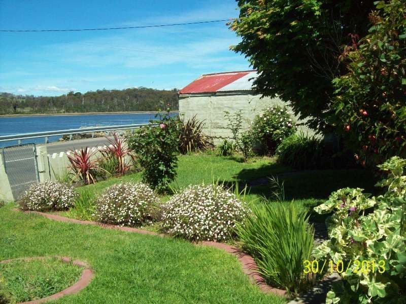273 Gravelly Beach Road, GRAVELLY BEACH TAS 7276, Gravelly Beach - Thumbnail 2