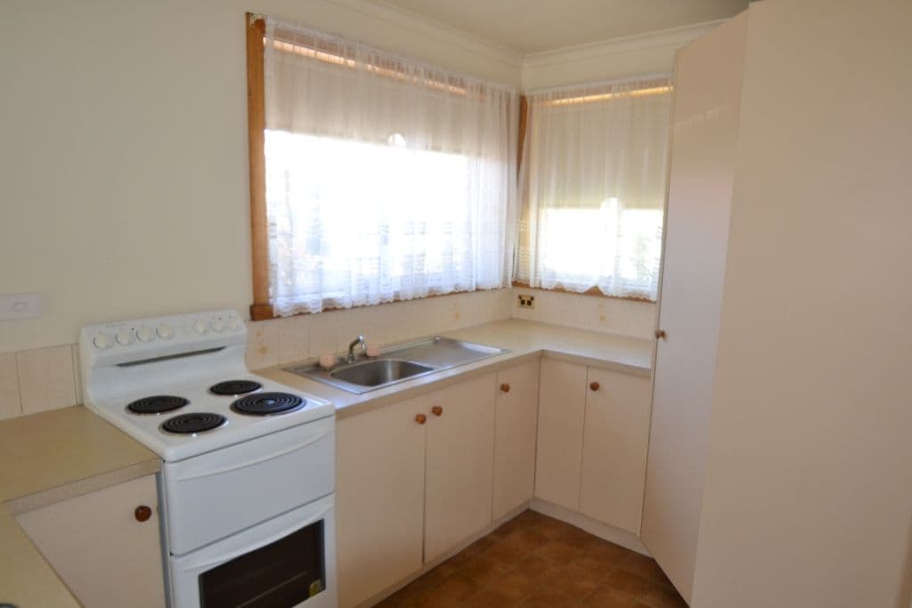 2/1-3 Newnham Close, NEWNHAM TAS 7248, Newnham - Thumbnail 2