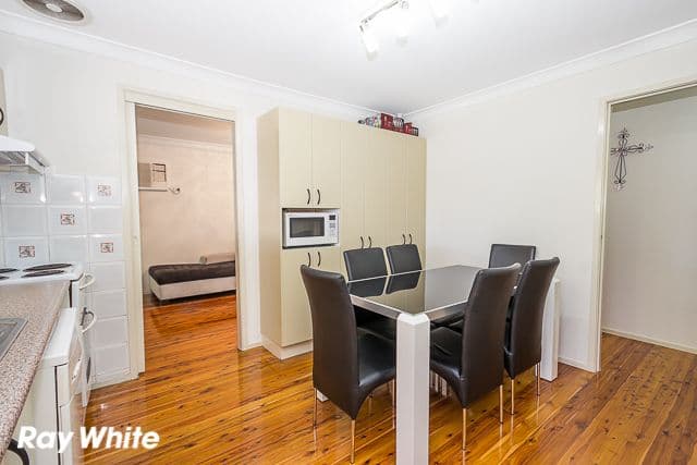 10 Coolatai Crescent, BOSSLEY PARK NSW 2176, Bossley Park - Thumbnail 2