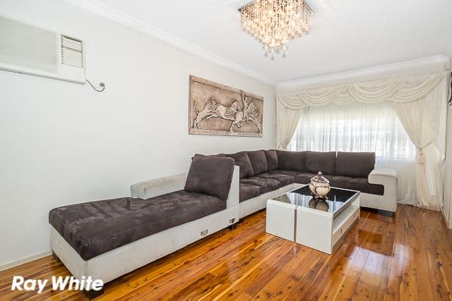 10 Coolatai Crescent, BOSSLEY PARK NSW 2176, Bossley Park - Thumbnail 3