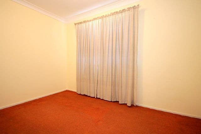 16 Gilliver Crescent, GREENACRE NSW 2190, Greenacre - Thumbnail 6