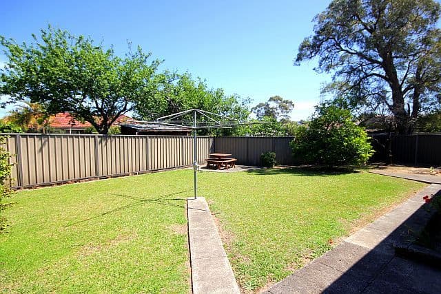 16 Gilliver Crescent, GREENACRE NSW 2190, Greenacre - Thumbnail 8